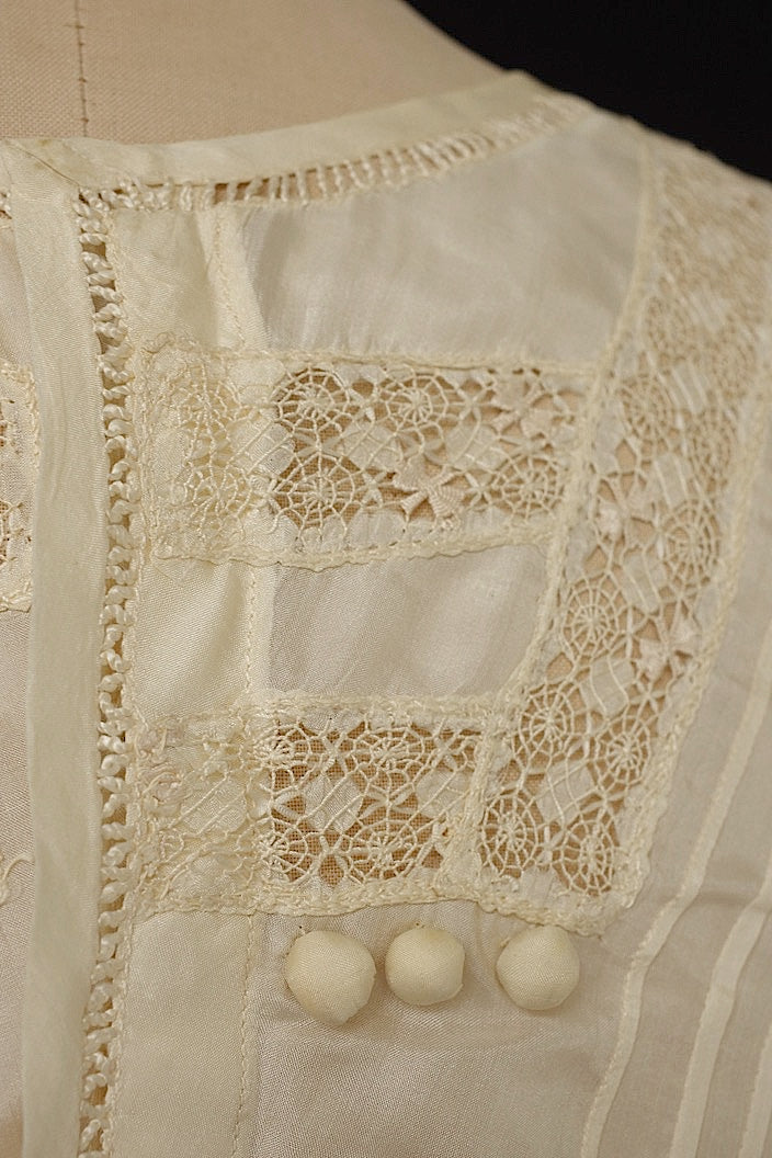 アンティークブラウス　vêtement  antique blouse2 .FR a l'epoque