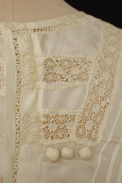 アンティークブラウス　vêtement  antique blouse2 .FR a l'epoque