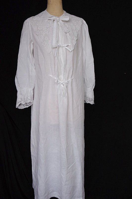 アンティークワンピース　vêtement  antique robe de chambre 1 .FR a l'epoque