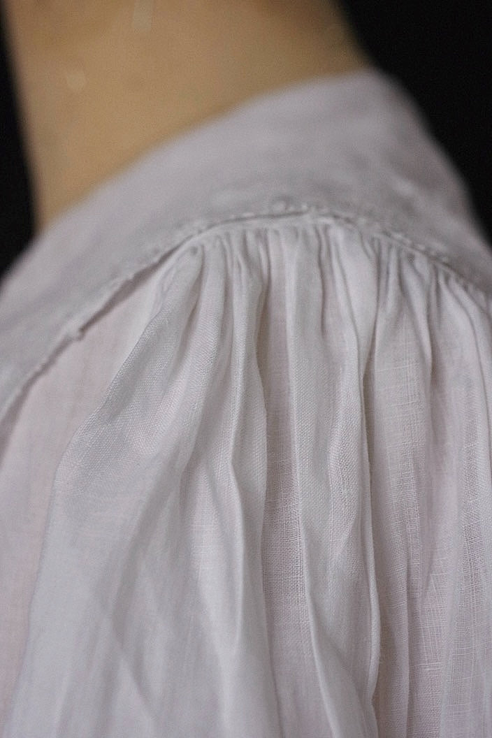 アンティークワンピース　vêtement  antique robe de chambre 1 .FR a l'epoque