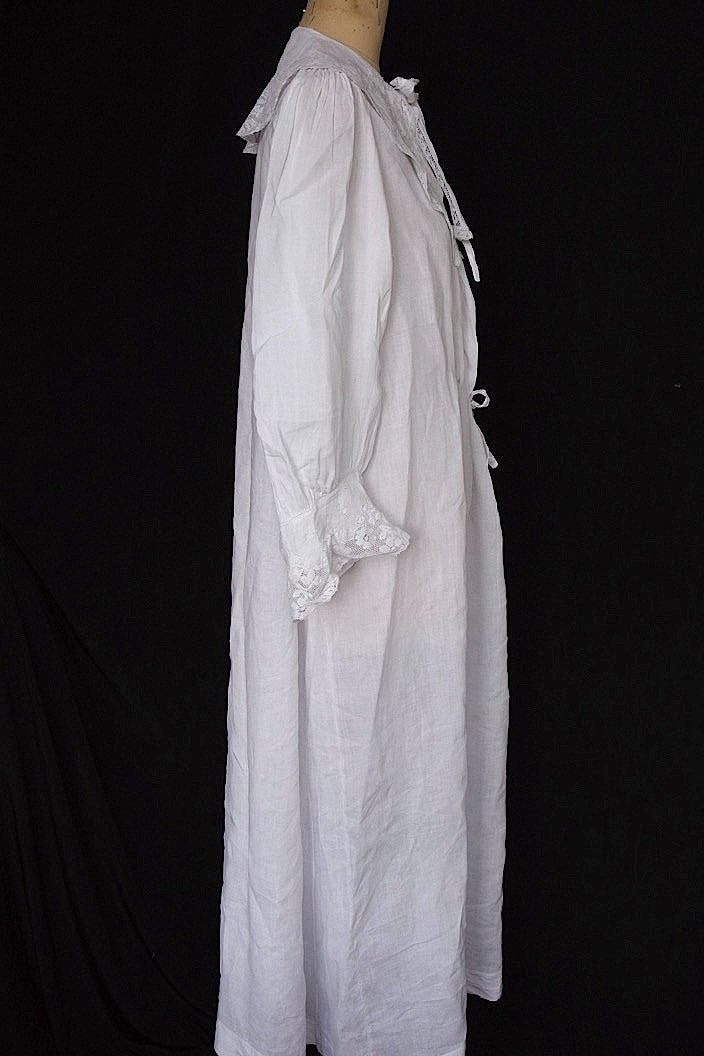 アンティークワンピース　vêtement  antique robe de chambre 1 .FR a l'epoque