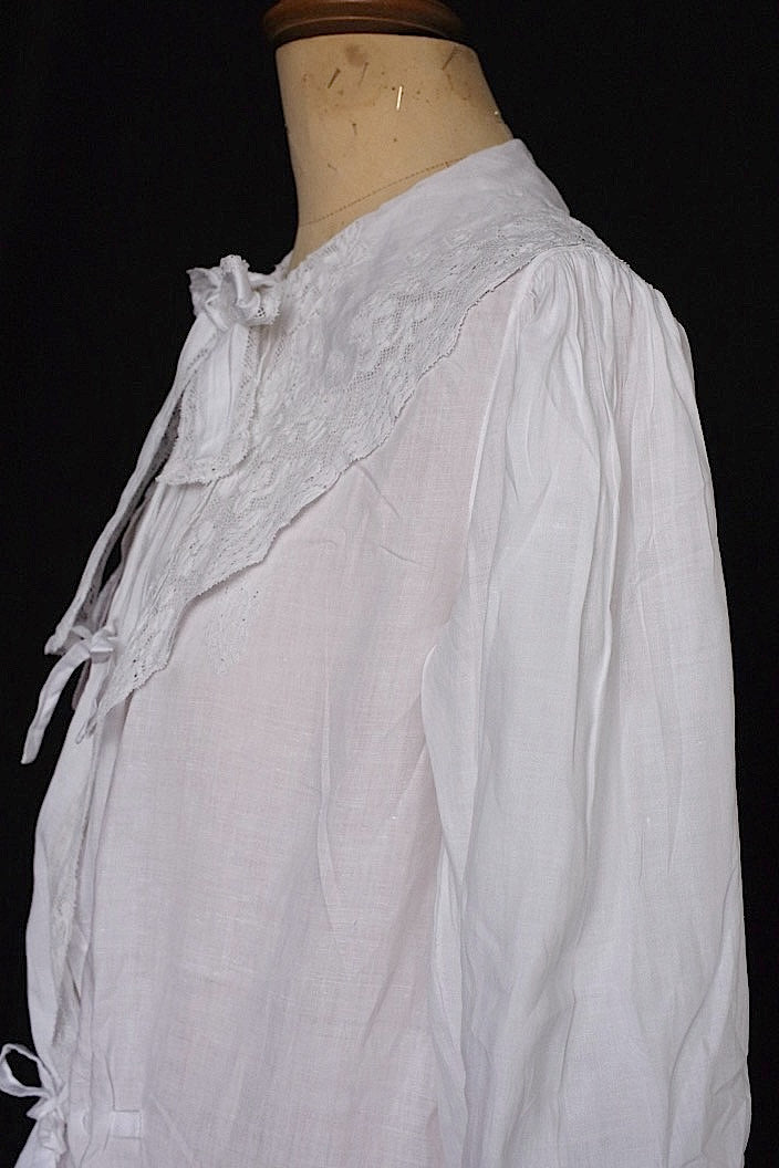 アンティークワンピース　vêtement  antique robe de chambre 1 .FR a l'epoque