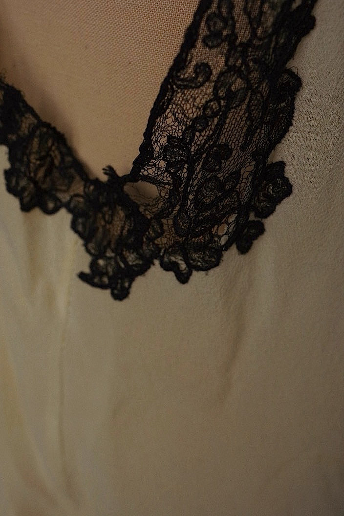 アンティークワンピース　vêtement  antique robe de chambre 2 .FR a l'epoque