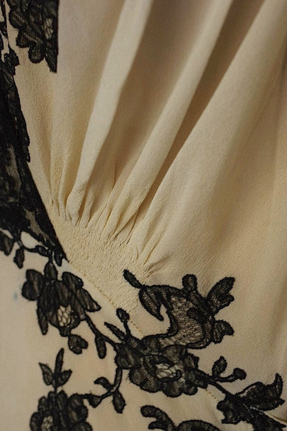 アンティークワンピース　vêtement  antique robe de chambre 2 .FR a l'epoque