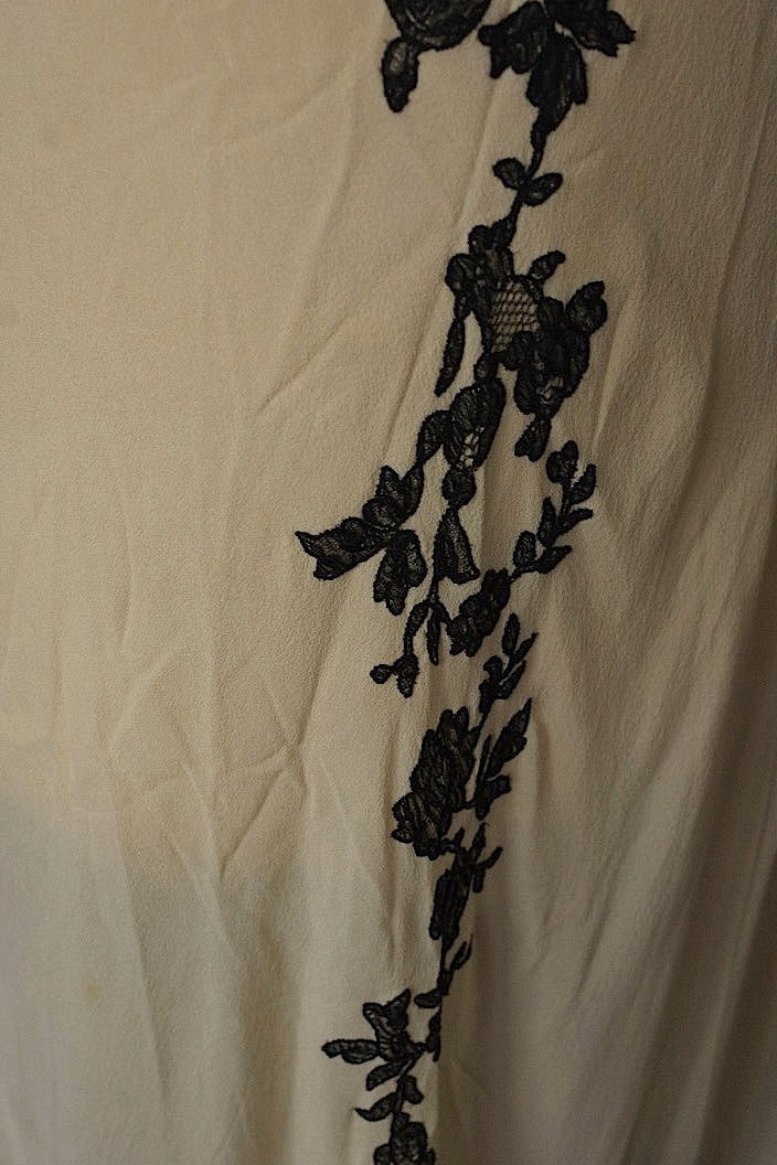 アンティークワンピース　vêtement  antique robe de chambre 2 .FR a l'epoque