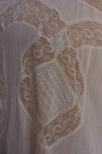 アンティークワンピース　vêtement  antique robe de chambre 3 .FR a l'epoque