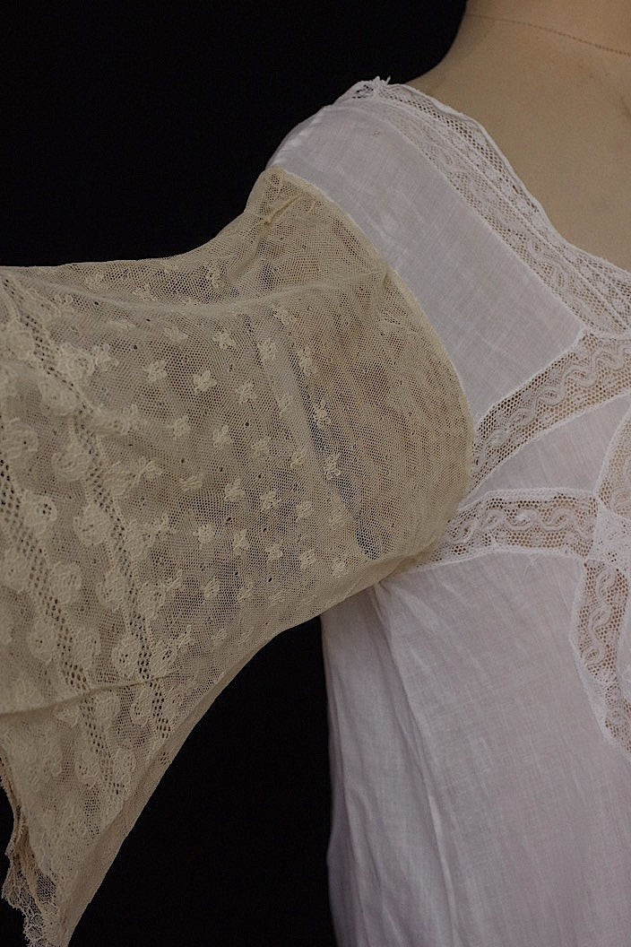 アンティークワンピース　vêtement  antique robe de chambre 3 .FR a l'epoque