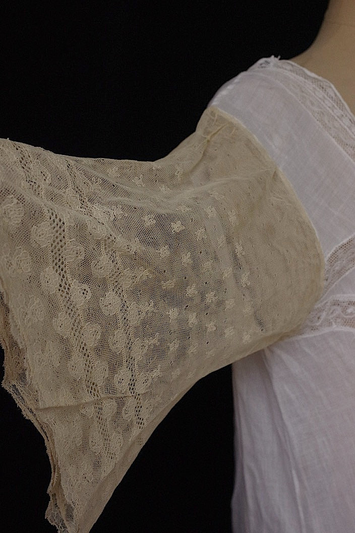 アンティークワンピース　vêtement  antique robe de chambre 3 .FR a l'epoque