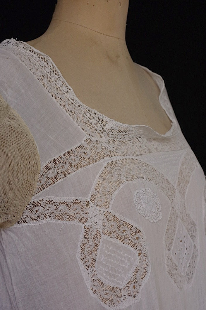 アンティークワンピース　vêtement  antique robe de chambre 3 .FR a l'epoque