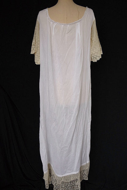アンティークワンピース　vêtement  antique robe de chambre 3 .FR a l'epoque