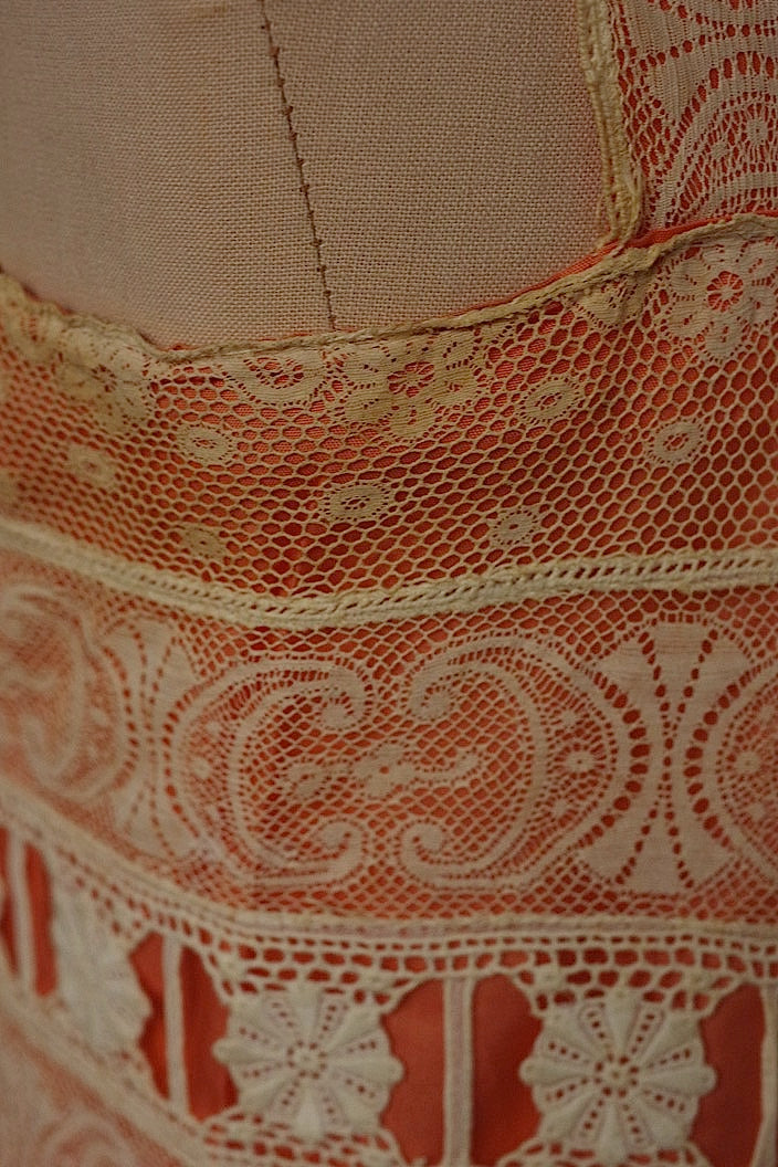 アンティークワンピース　vêtement  antique robe de chambre 4 .FR a l'epoque