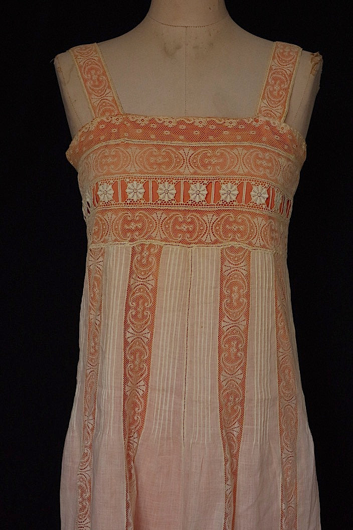 アンティークワンピース　vêtement  antique robe de chambre 4 .FR a l'epoque