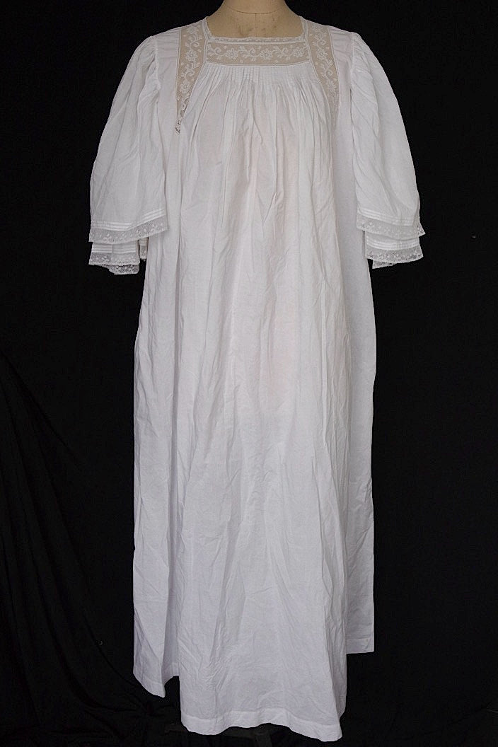 アンティークワンピース　vêtement  antique robe de chambre 5 .FR a l'epoque