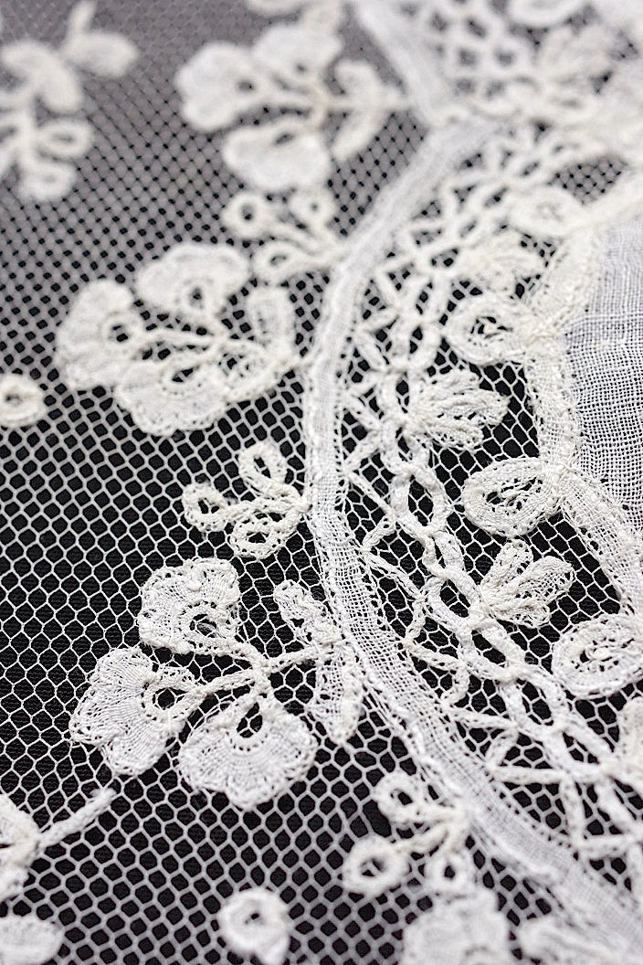 アンティークレースハンカチ　mouchoir .FR a l'epoque