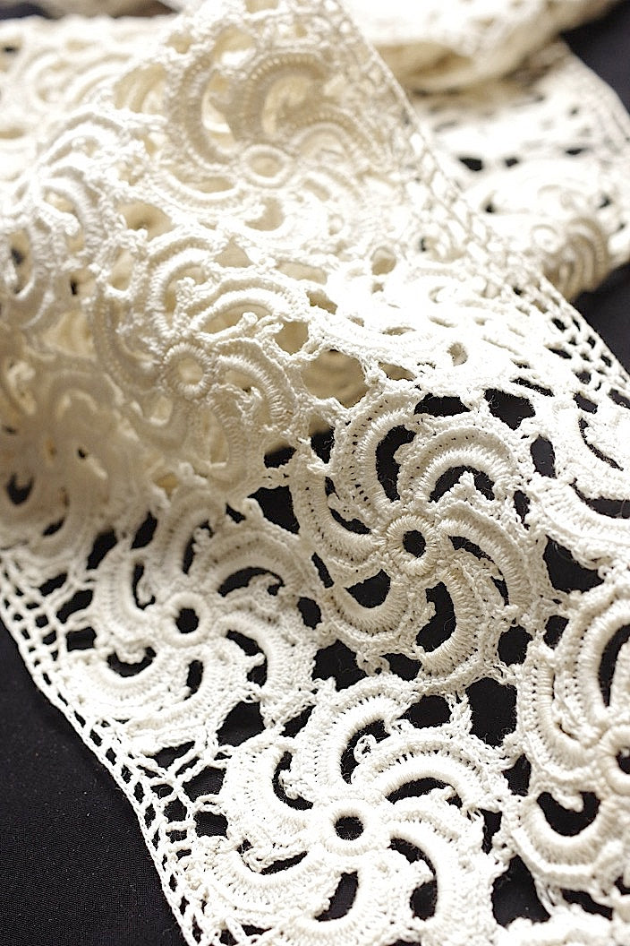 アンティークレース　dentelle ancinne　クロシェ　215cm .FR a l'epoque