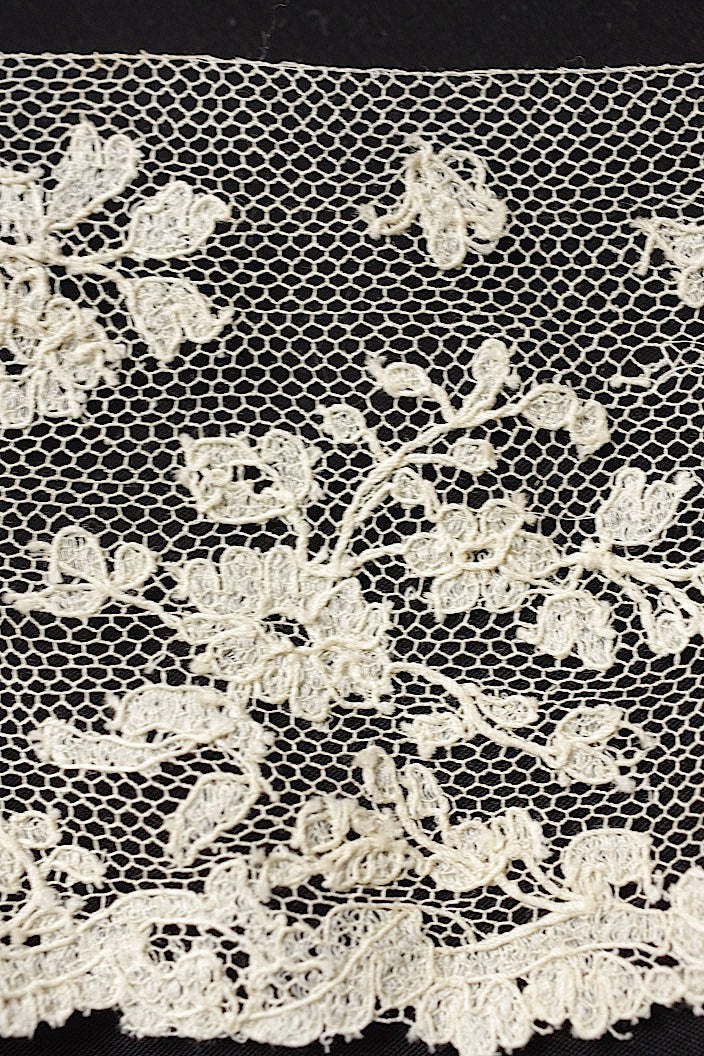 アンティークレース　dentelle ancinne　168 240 260cm .FR a l'epoque