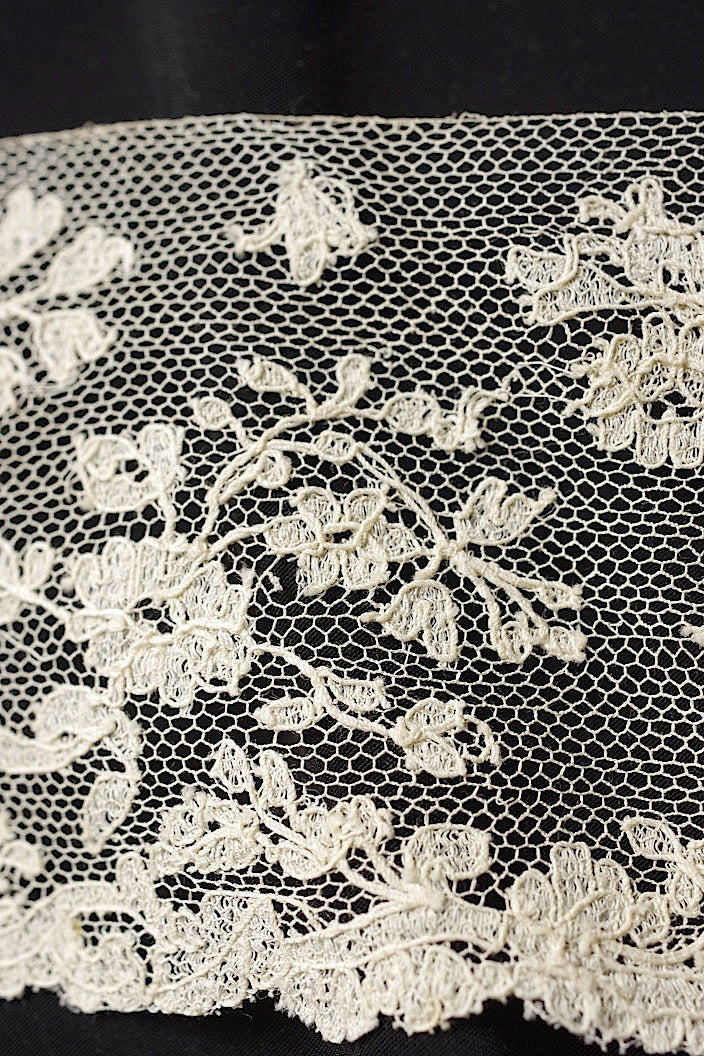 アンティークレース　dentelle ancinne　168 240 260cm .FR a l'epoque