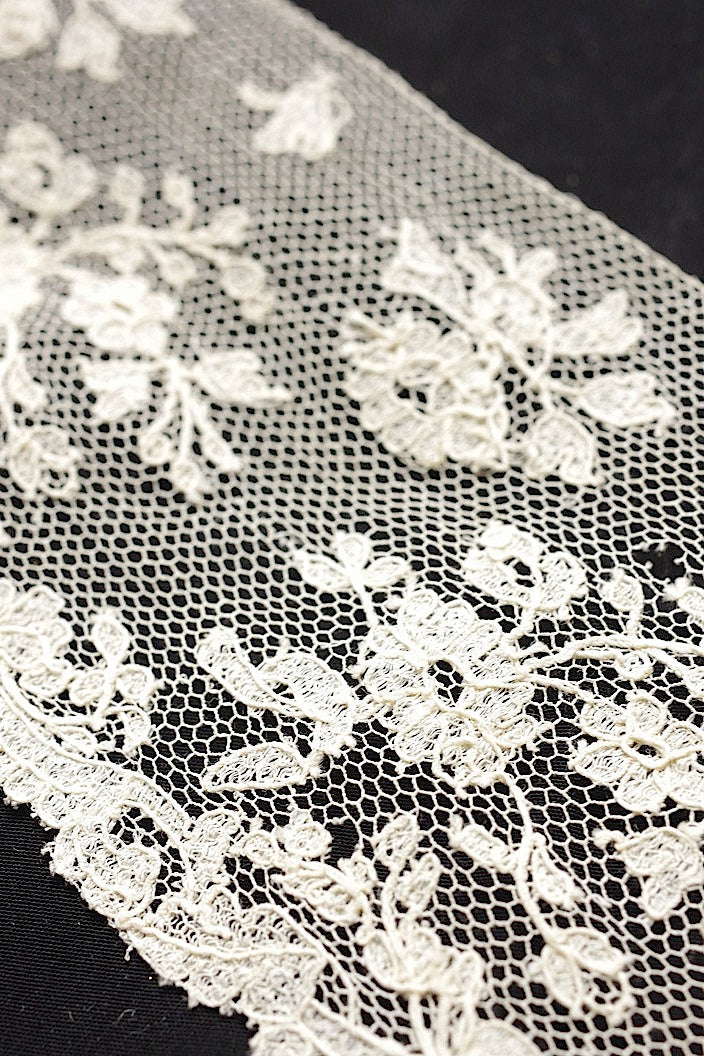 アンティークレース　dentelle ancinne　168 240 260cm .FR a l'epoque