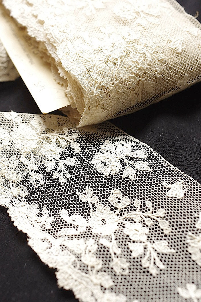 アンティークレース　dentelle ancinne　168 240 260cm .FR a l'epoque