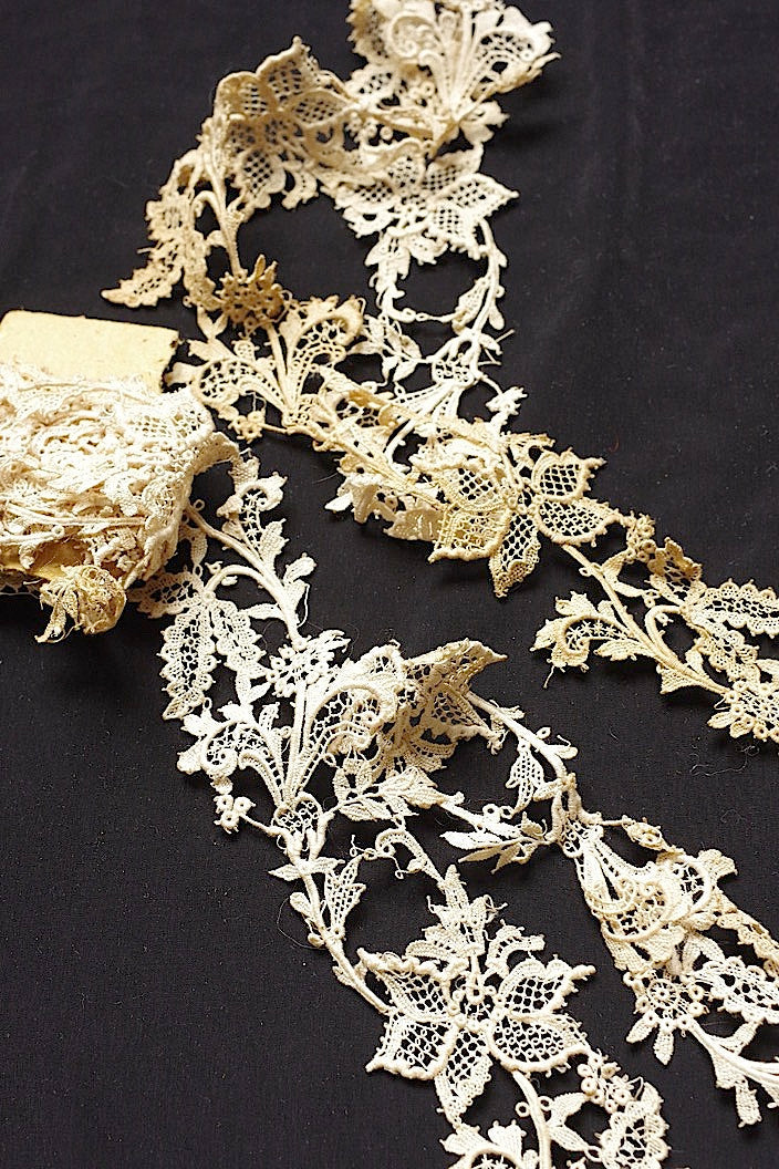 アンティークレース　dentelle ancinne　モチーフレース .FR a l'epoque