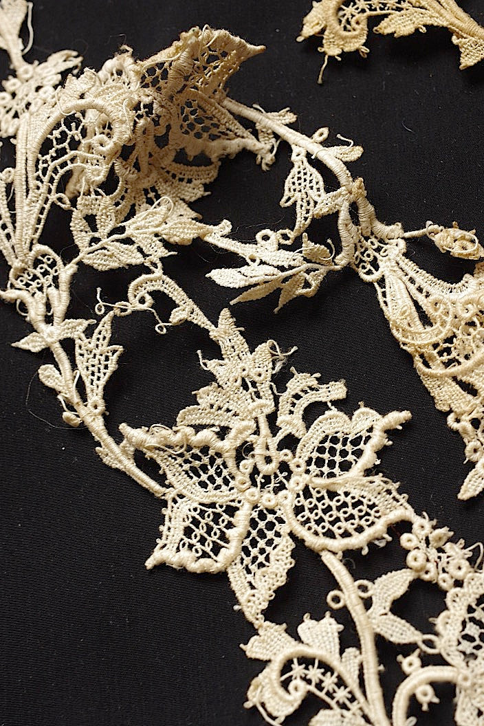 アンティークレース　dentelle ancinne　モチーフレース .FR a l'epoque