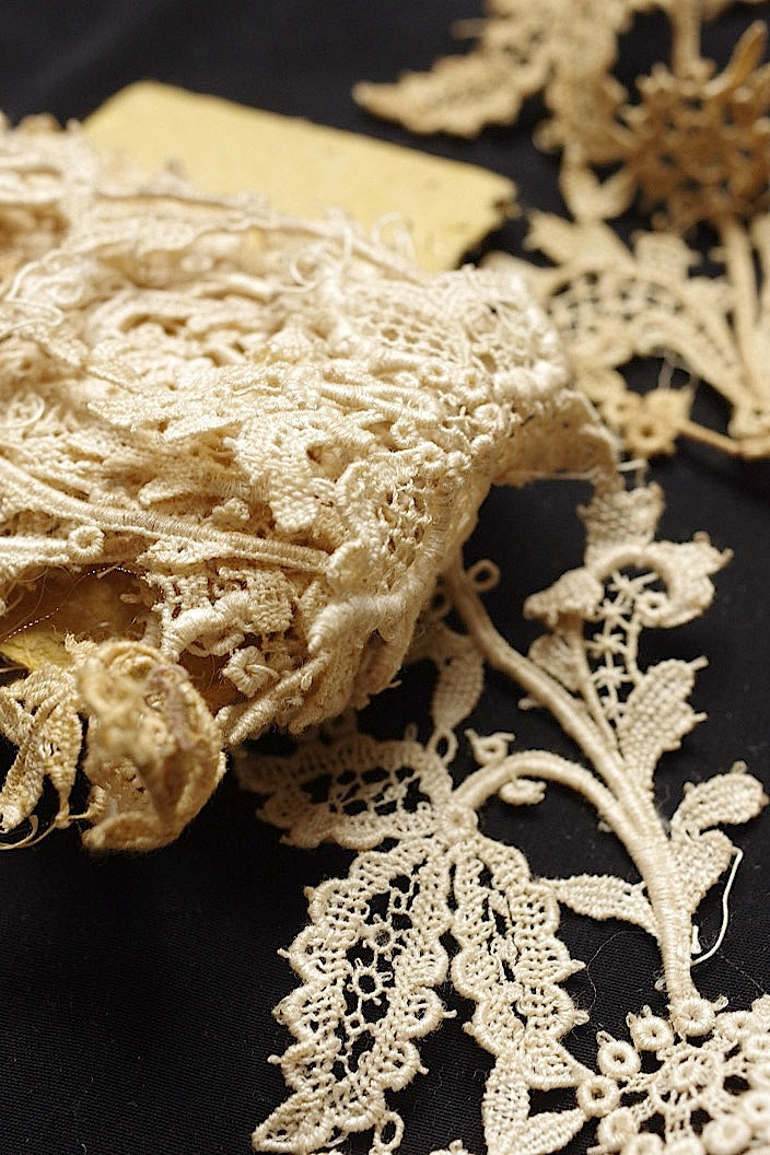アンティークレース　dentelle ancinne　モチーフレース .FR a l'epoque