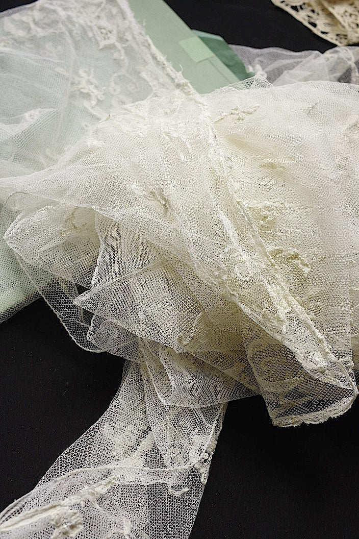 アンティークレース　dentelle ancinne　650cm .FR a l'epoque