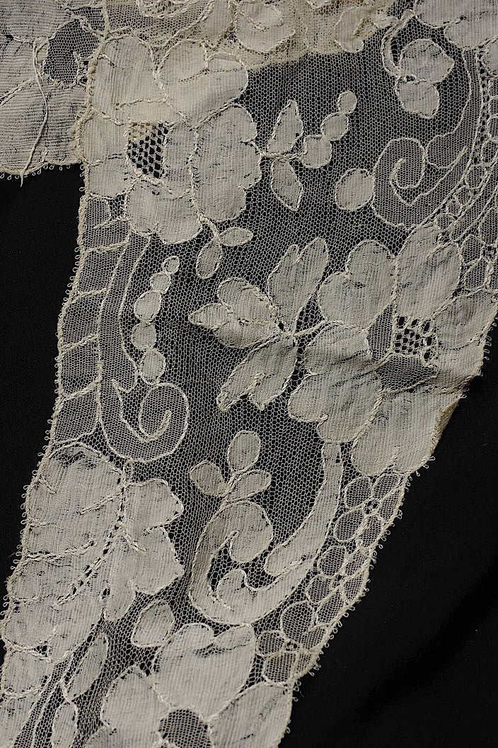 アンティークレース　dentelle ancinne　ショール　ブロンドレース .FR a l'epoque