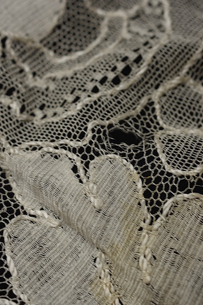 アンティークレース　dentelle ancinne　ショール　ブロンドレース .FR a l'epoque
