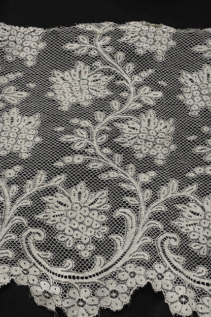 アンティークレース　dentelle ancinne　184cm .FR a l'epoque