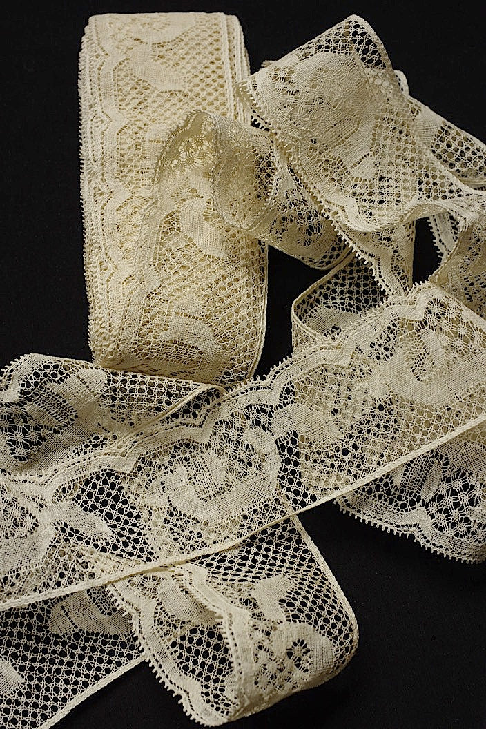 アンティークレース　dentelle ancinne　740cm .FR a l'epoque
