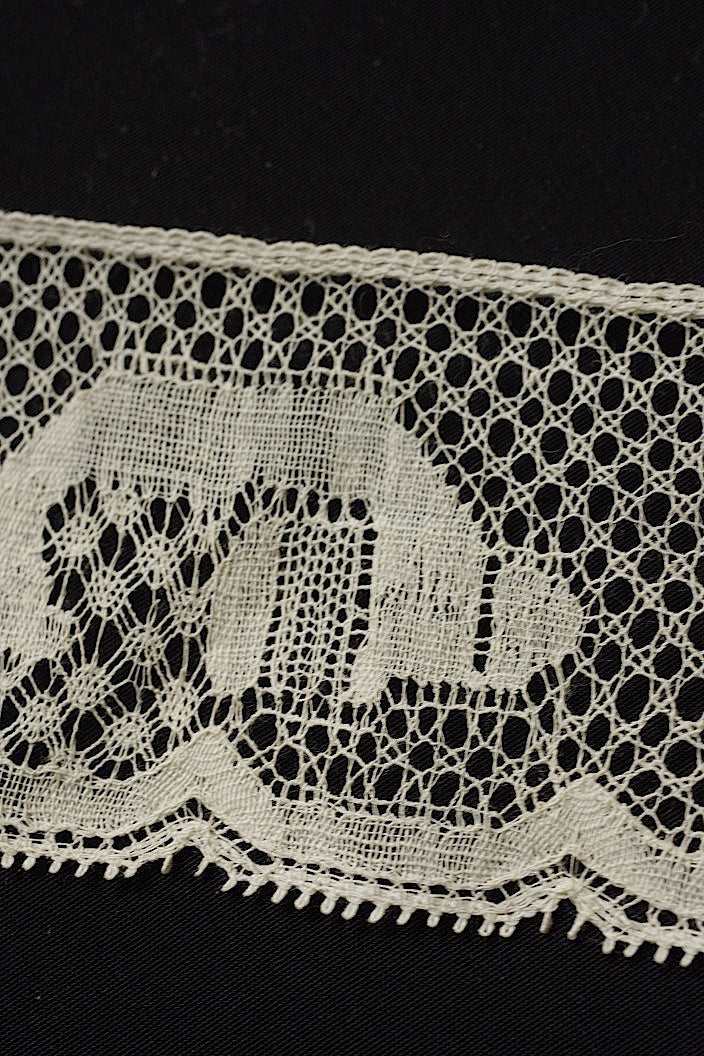 アンティークレース　dentelle ancinne　740cm .FR a l'epoque