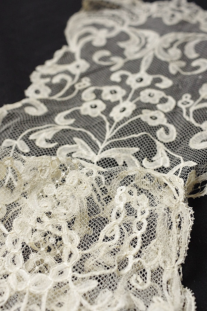 アンティークレース　dentelle ancinne　ラペット .FR a l'epoque