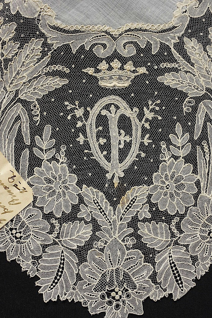 アンティークハンカチ　mouchoir .FR a l'epoque