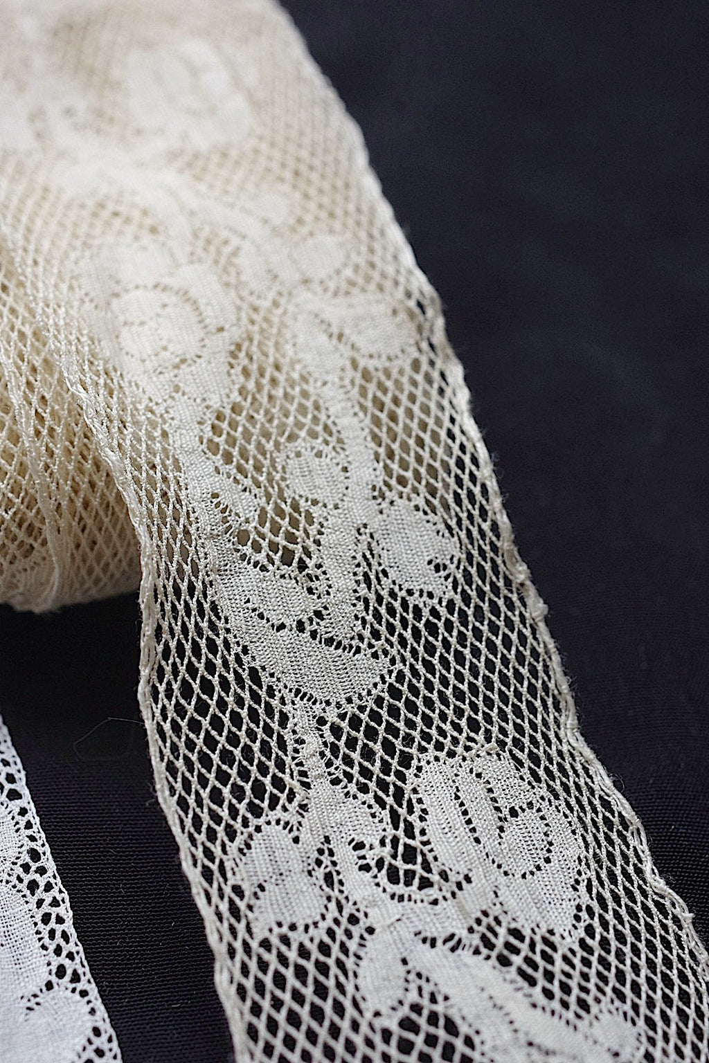 アンティークレース　dentelle et ruban antique .FR a l'epoque