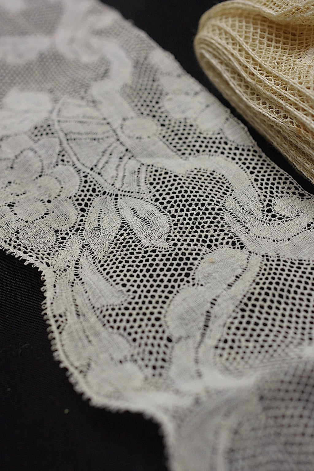 アンティークレース　dentelle et ruban antique .FR a l'epoque