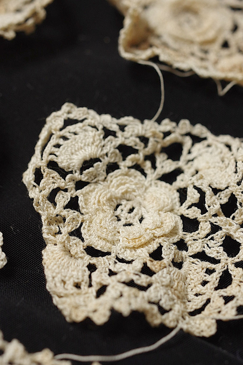 アンティークレース　dentelle ancienne クロシェモチーフ38個 .FR a l'epoque