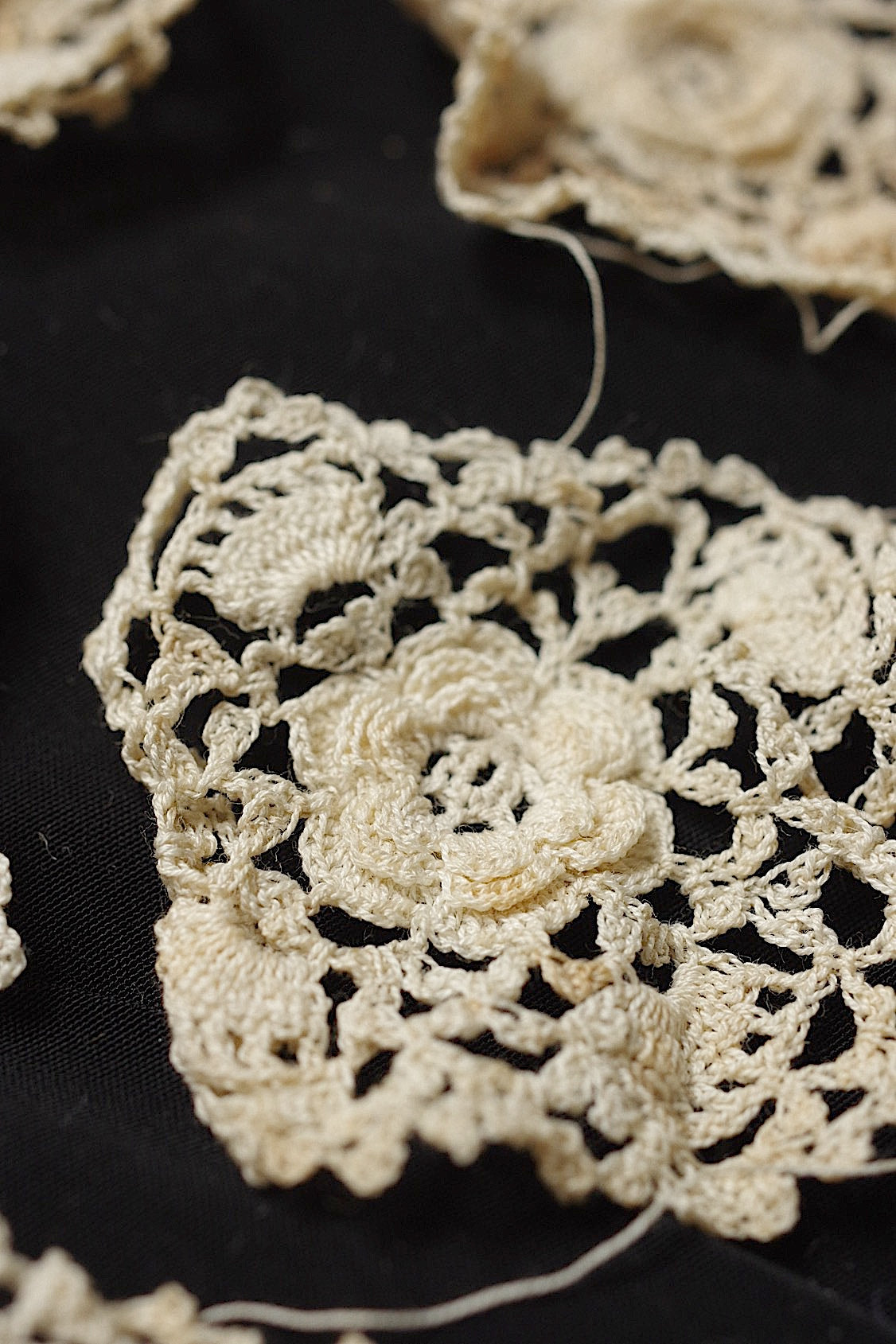 アンティークレース　dentelle ancienne クロシェモチーフ38個 .FR a l'epoque