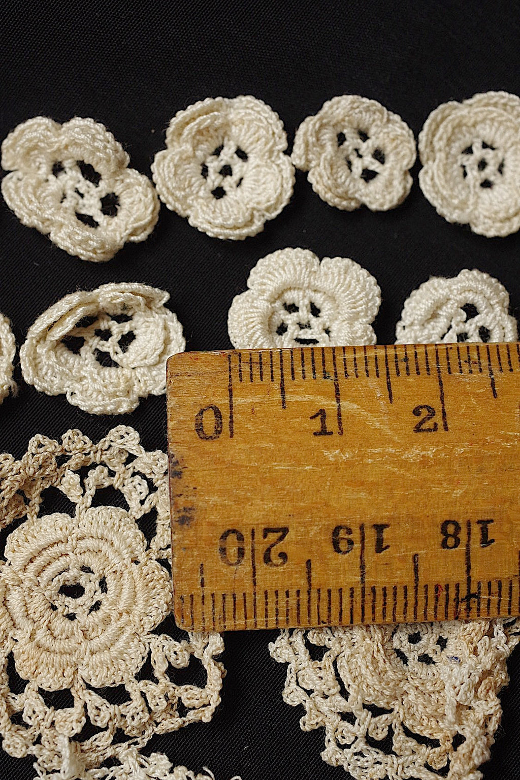 アンティークレース　dentelle ancienne クロシェモチーフ47個+bonnet .FR a l'epoque