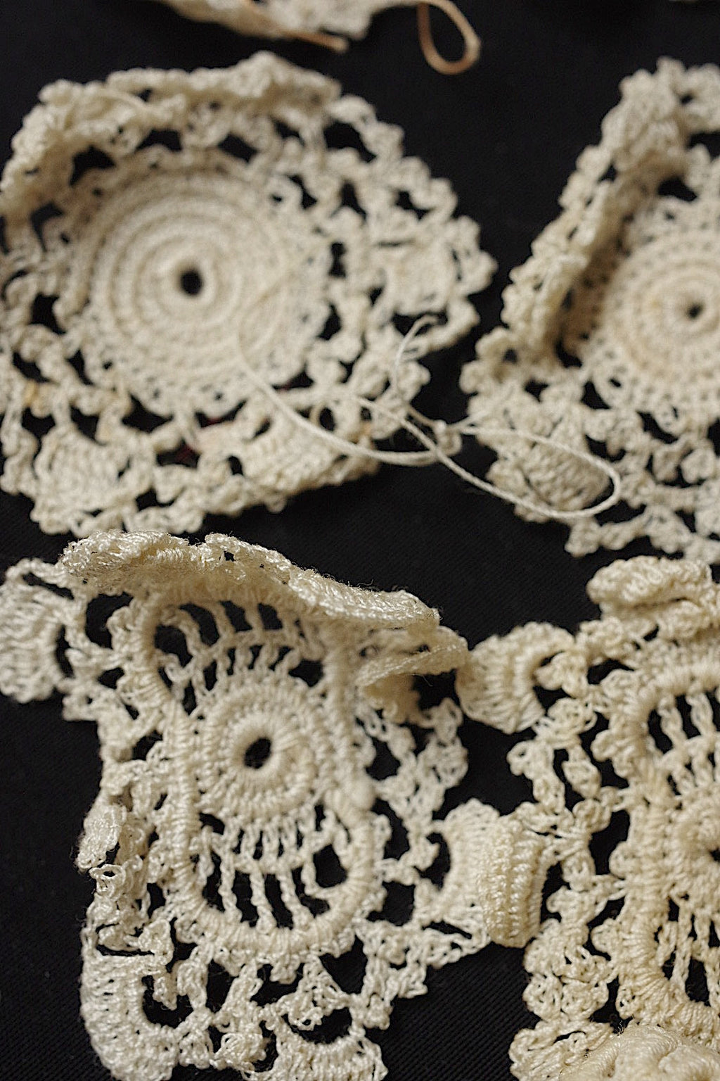 アンティークレース　dentelle ancienne クロシェモチーフ47個+bonnet .FR a l'epoque