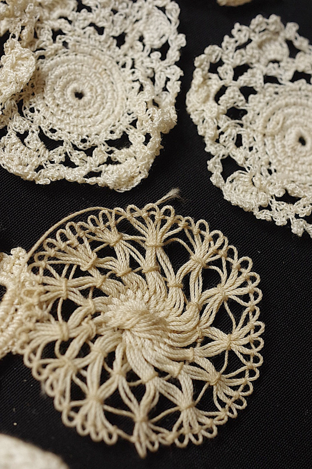 アンティークレース　dentelle ancienne クロシェモチーフ47個+bonnet .FR a l'epoque