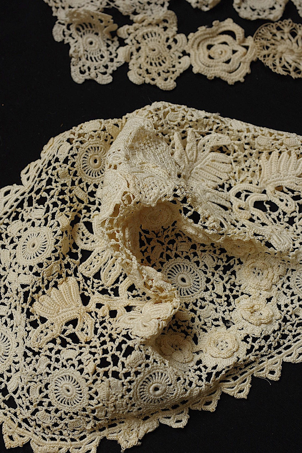 アンティークレース　dentelle ancienne クロシェモチーフ47個+bonnet .FR a l'epoque