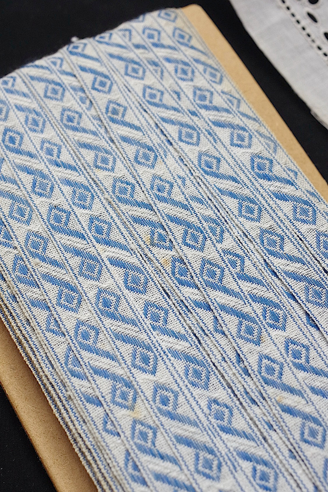 アンティークレース　dentelle ancienne リボン通し　テープ .FR a l'epoque