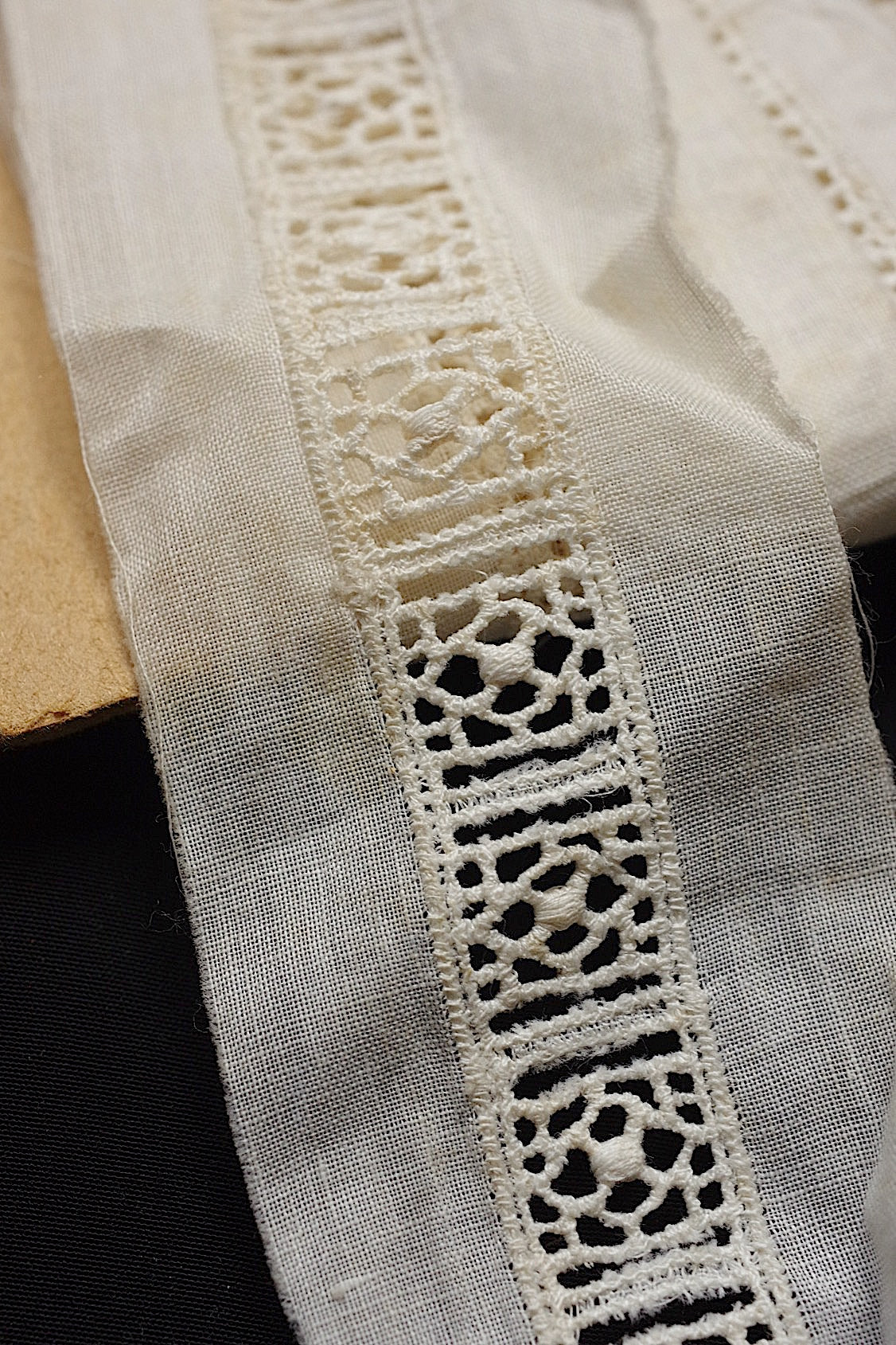 アンティークレース　dentelle ancienne リボン通し　テープ  2種 .FR a l'epoque