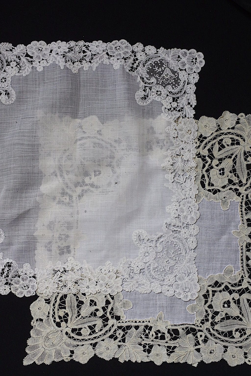 アンティークレースハンカチ　mouchoir  ancien ハンカチ２種 .FR a l'epoque