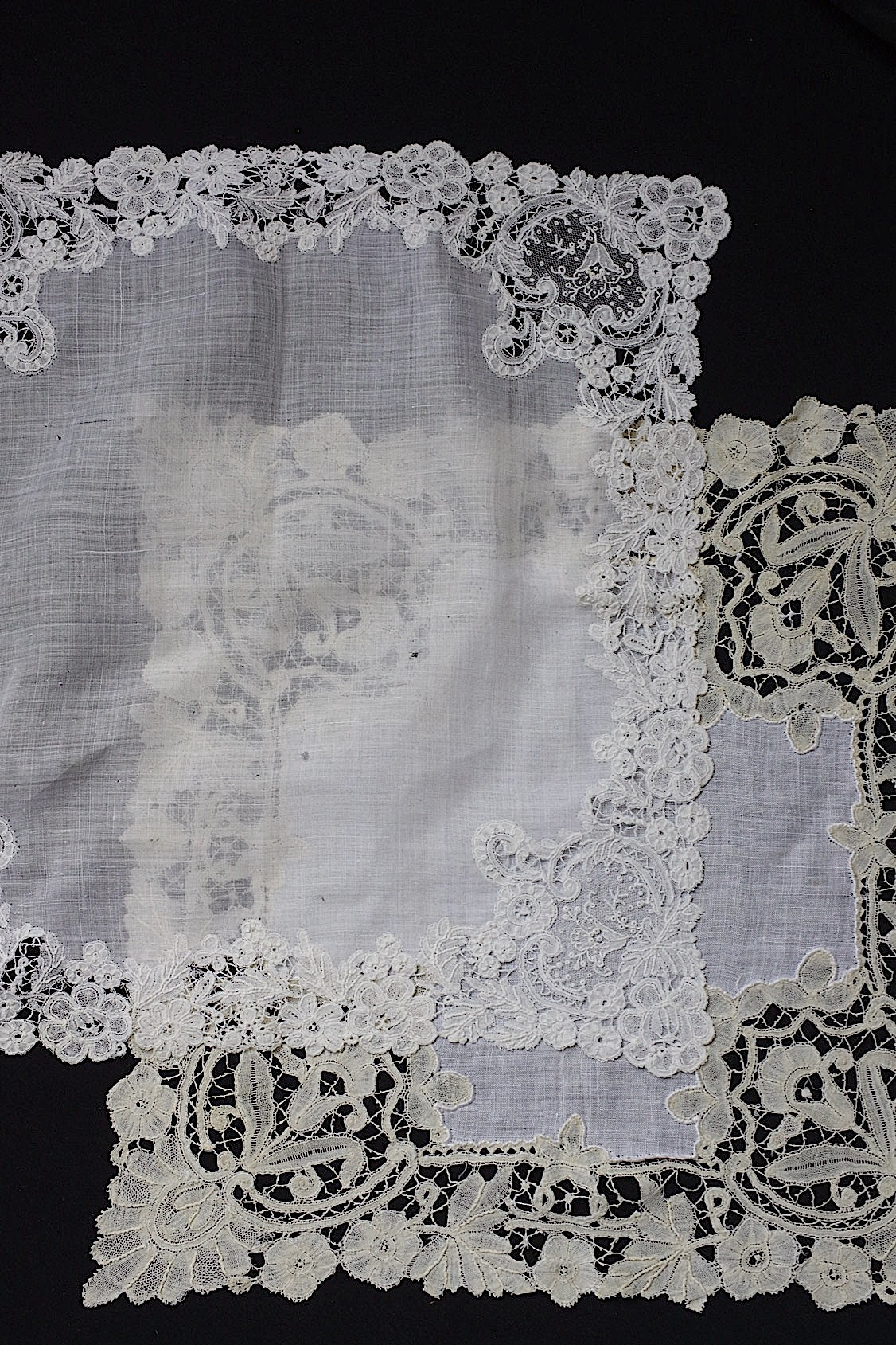 アンティークレースハンカチ　mouchoir  ancien ハンカチ２種 .FR a l'epoque