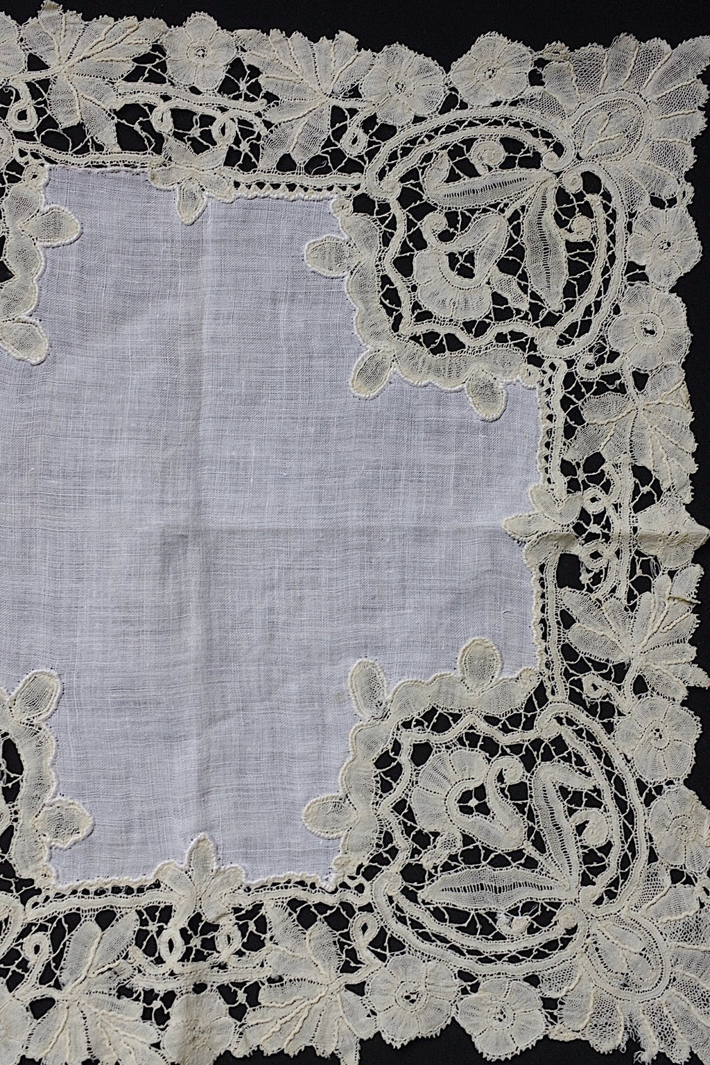 アンティークレースハンカチ　mouchoir  ancien ハンカチ２種 .FR a l'epoque