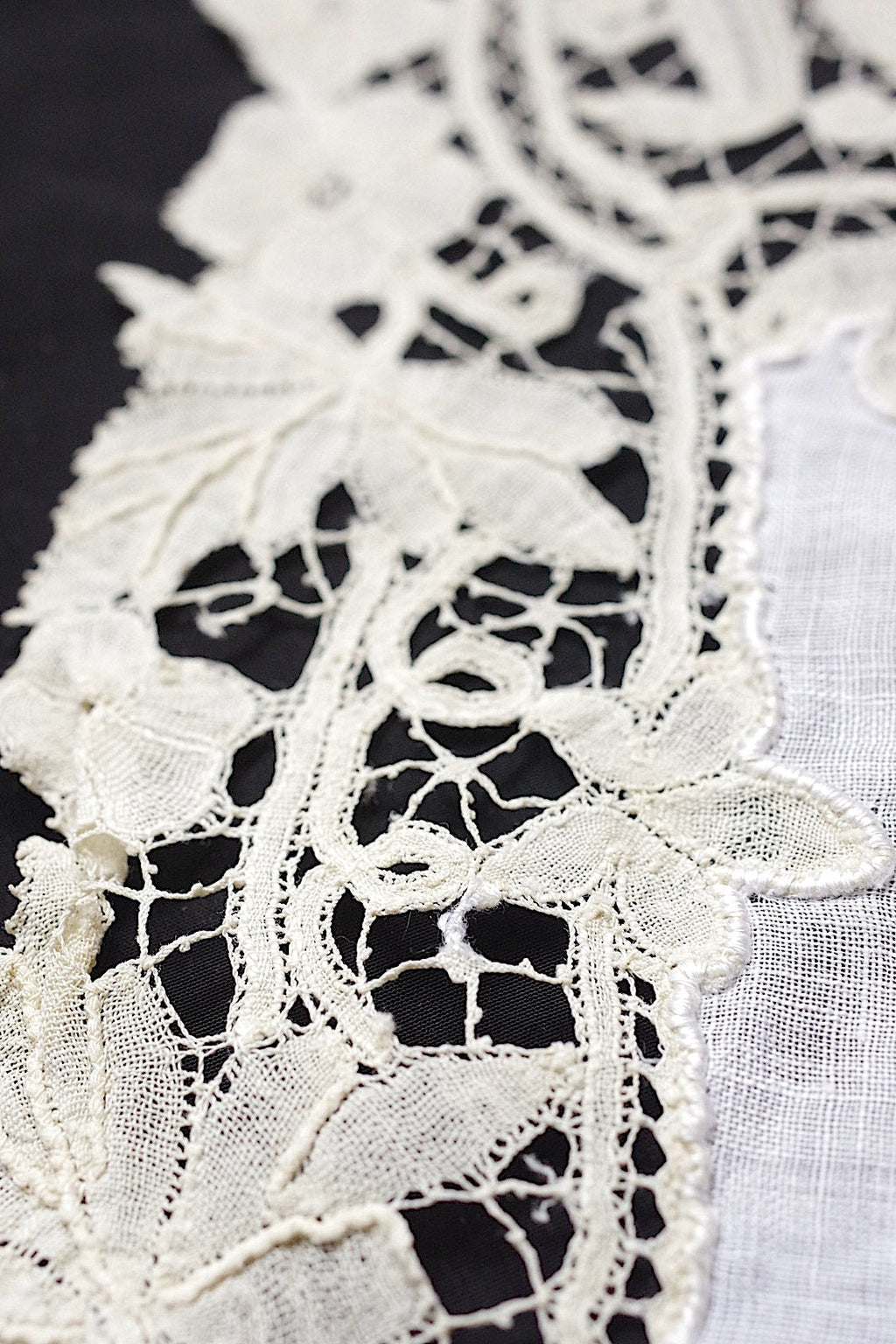 アンティークレースハンカチ　mouchoir  ancien ハンカチ２種 .FR a l'epoque