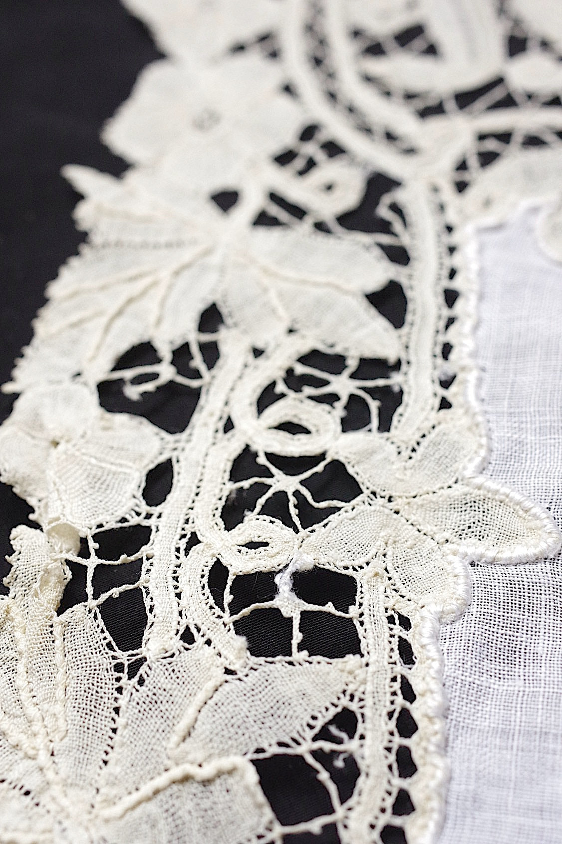 アンティークレースハンカチ　mouchoir  ancien ハンカチ２種 .FR a l'epoque