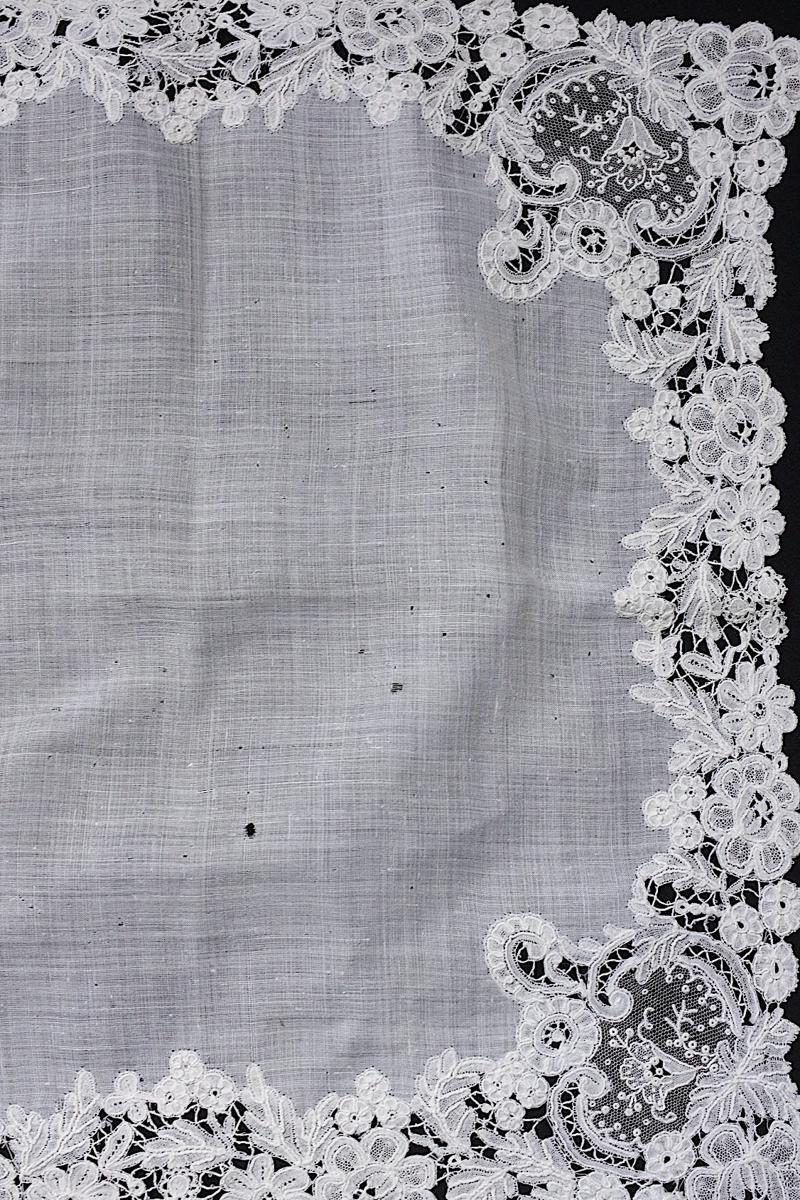 アンティークレースハンカチ　mouchoir  ancien ハンカチ２種 .FR a l'epoque